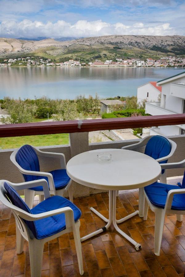 Apartments By The Sea Pag - 532 Pag Town Exterior foto
