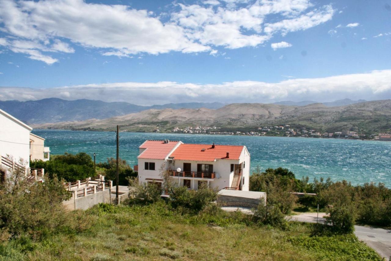 Apartments By The Sea Pag - 532 Pag Town Exterior foto